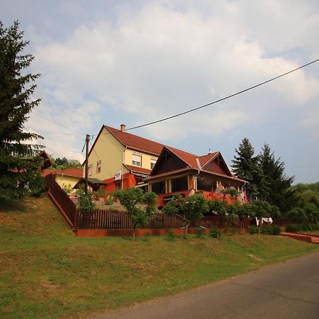 Fenyves Fogado Hotel Szurdokpuspoki Luaran gambar