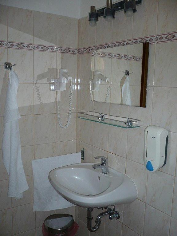 Fenyves Fogado Hotel Szurdokpuspoki Bilik gambar