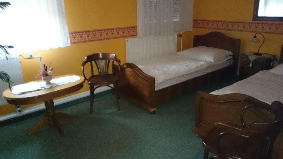Fenyves Fogado Hotel Szurdokpuspoki Bilik gambar