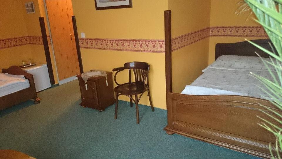 Fenyves Fogado Hotel Szurdokpuspoki Bilik gambar